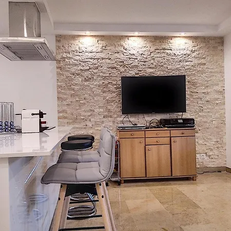 Apartman Chateau De La Pinede