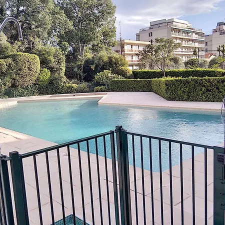 Apartman Chateau De La Pinede