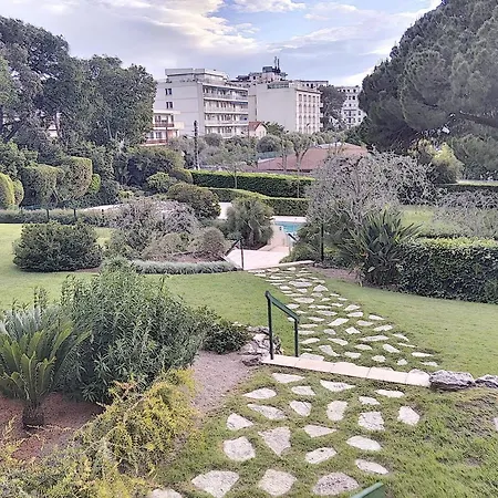 Chateau De La Pinede