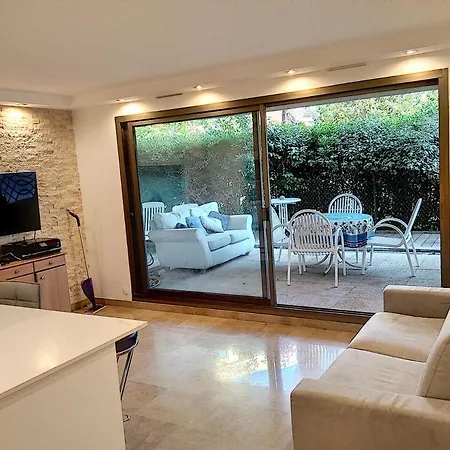 Apartman Chateau De La Pinede