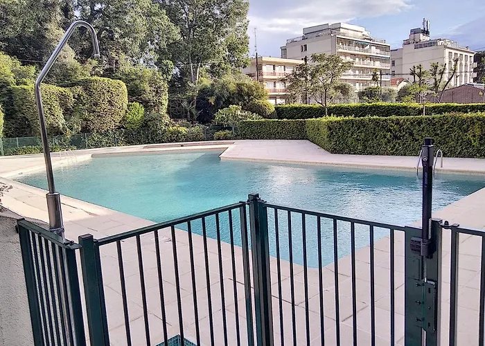 Apartman Chateau De La Pinede