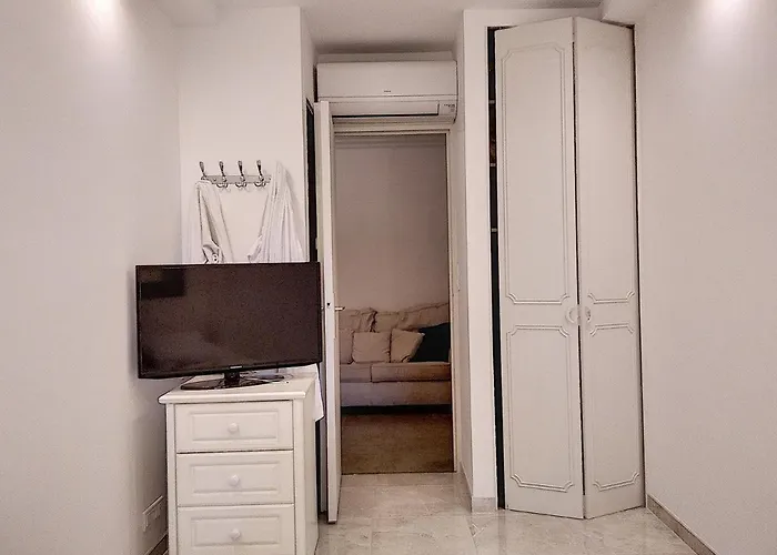 Chateau De La Pinede Apartman