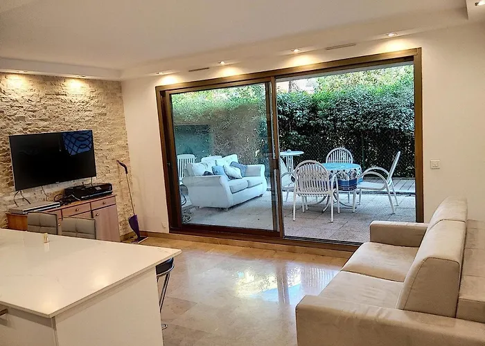 Apartman Chateau De La Pinede