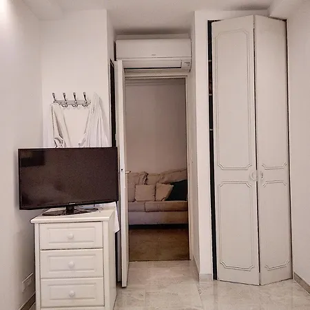 Chateau De La Pinede Appartement