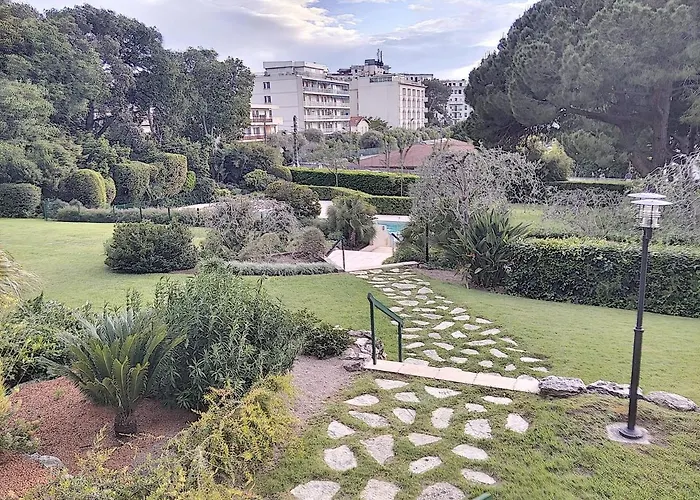 Chateau De La Pinede